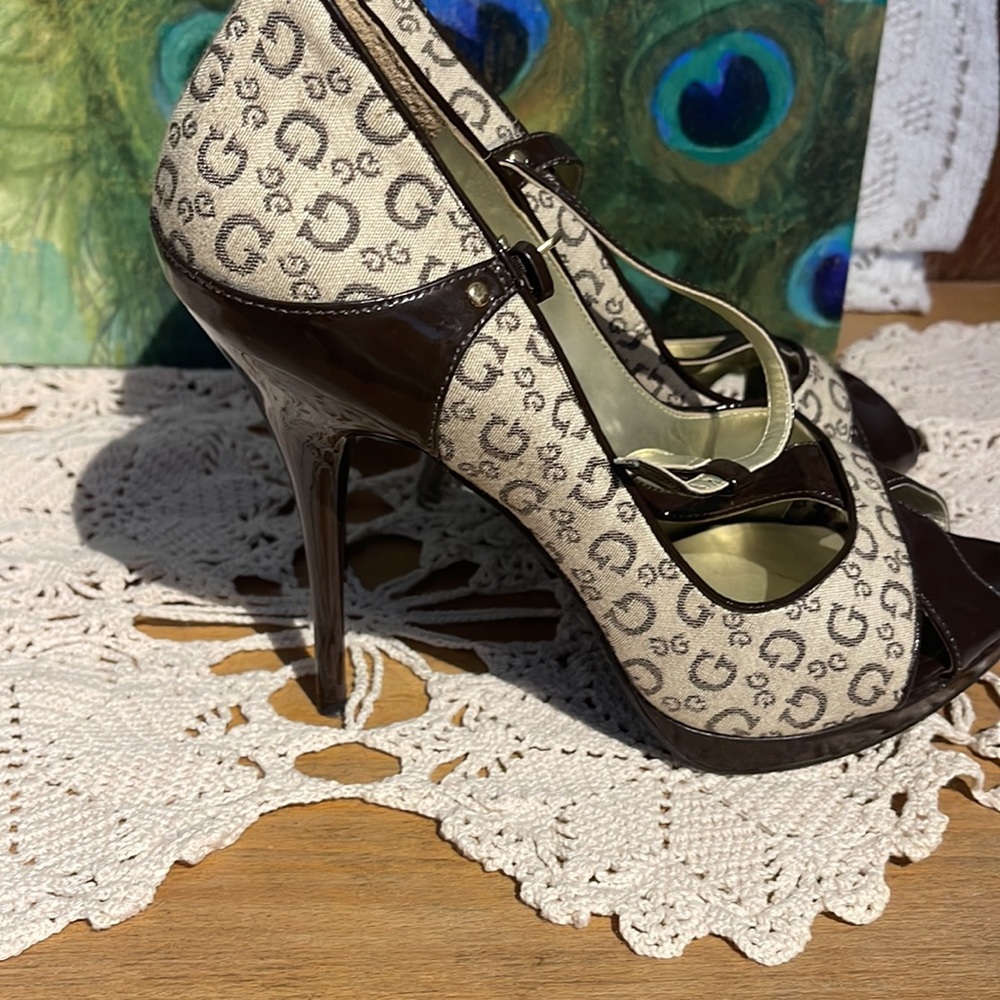 Guess high heals, - Picture 3 of 6